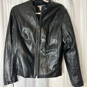 Vintage Ami Women's Sleek Black Biker Moto 100% Leather Jacket — size large